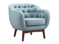 Sillón tapizado 84 x 80 x 82 cm - azul claro y madera - respaldo capitoné con reposabrazos envolventes - diseño moderno para salón